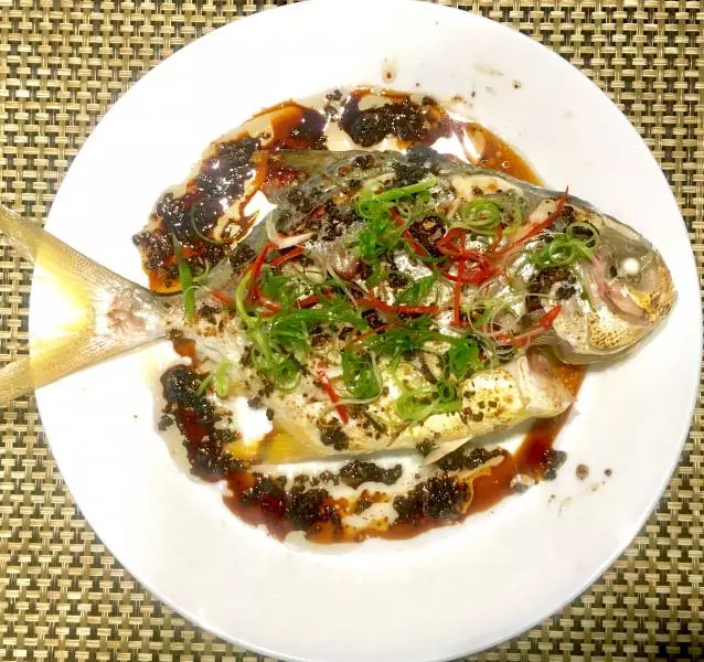 豉汁蒸烤金鯧魚