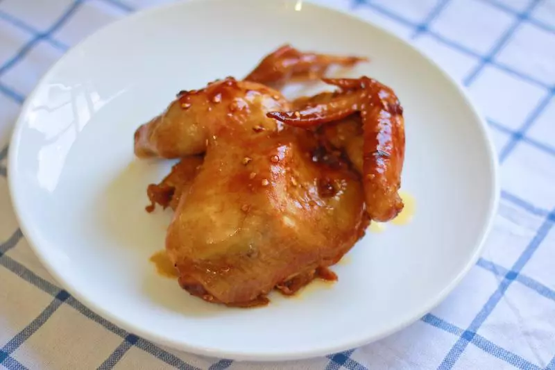 電飯煲滿漢全席系列之
電飯煲焗雞
Stewed Chicken with Rice Cooker