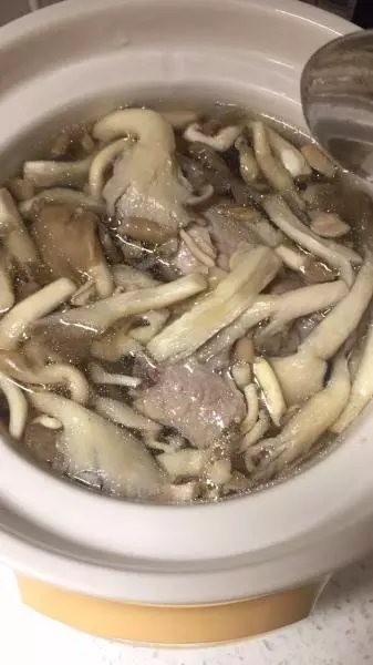 排骨蘑菇湯