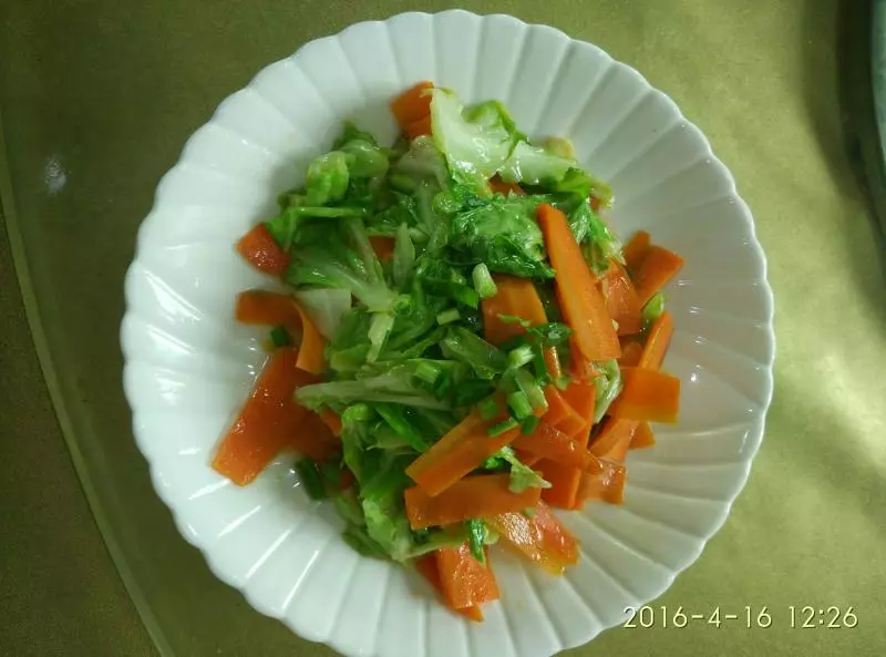 包菜炒胡蘿蔔