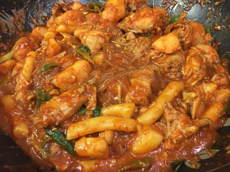 韓式辣燉土豆雞肉（닭 볶음탕)