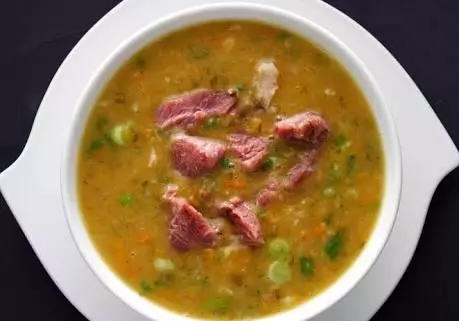 Pea and ham hock soup