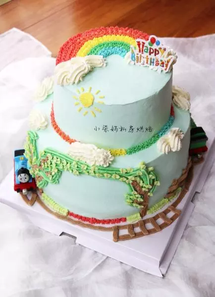 彩虹下的托馬斯蛋糕