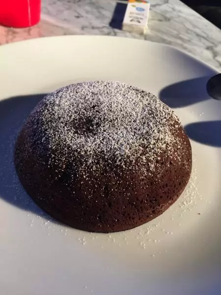 黑巧熱岩漿蛋糕