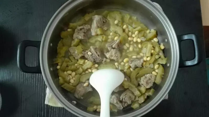 苦瓜黃豆豬骨湯