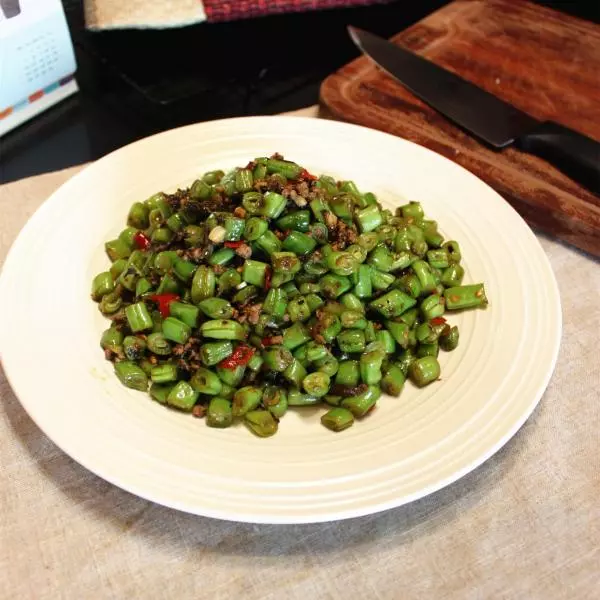 第一道菜--橄欖菜剁椒四季豆