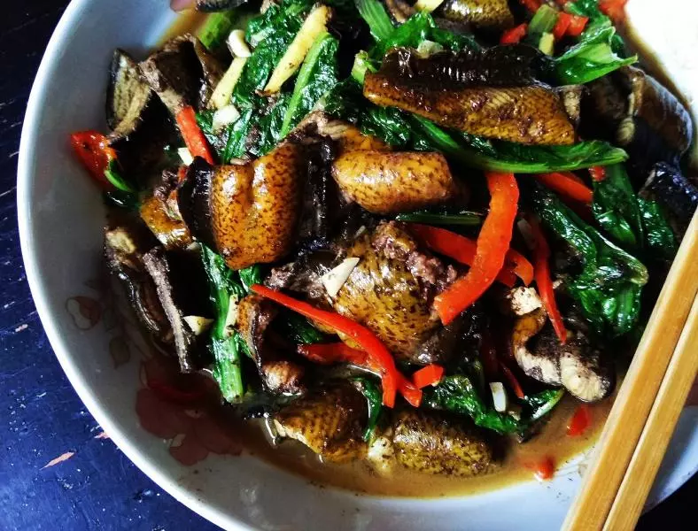家鄉傳統名菜萵蔴葉生炒黃鱔