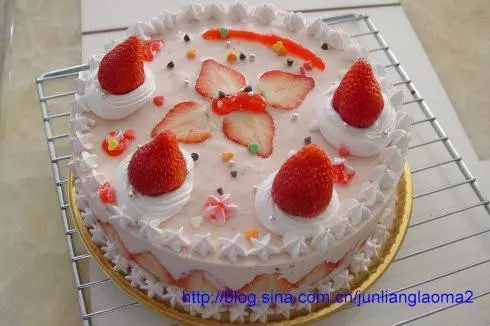 鮮草莓慕斯蛋糕