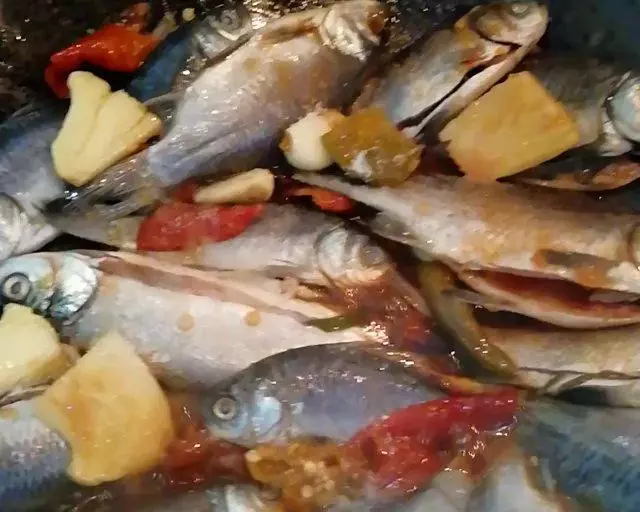 干鍋泡椒小鯽魚(黃骨魚）
