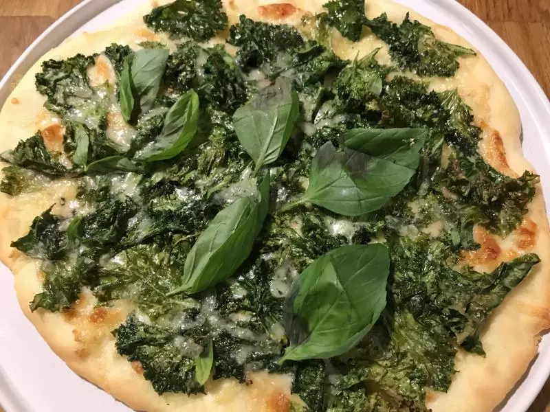羽衣甘藍薄脆披薩 Crispy Kale Pizza
