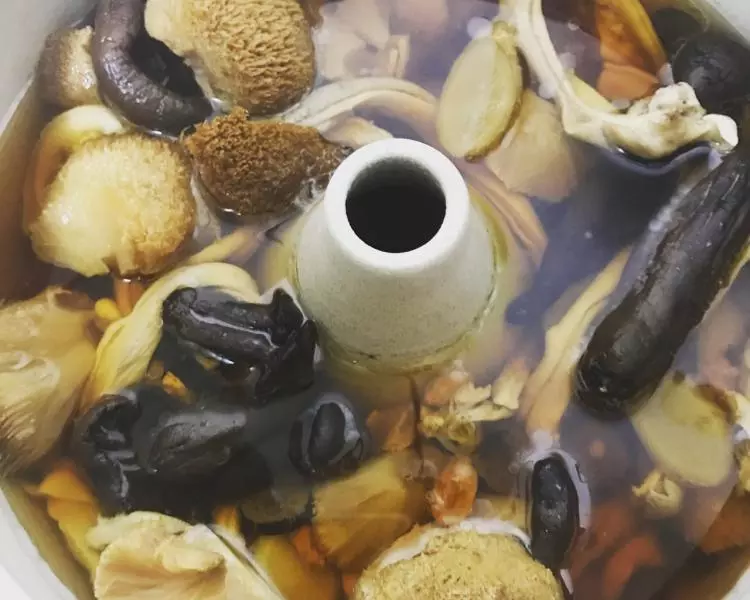 猴頭菇豬肚湯