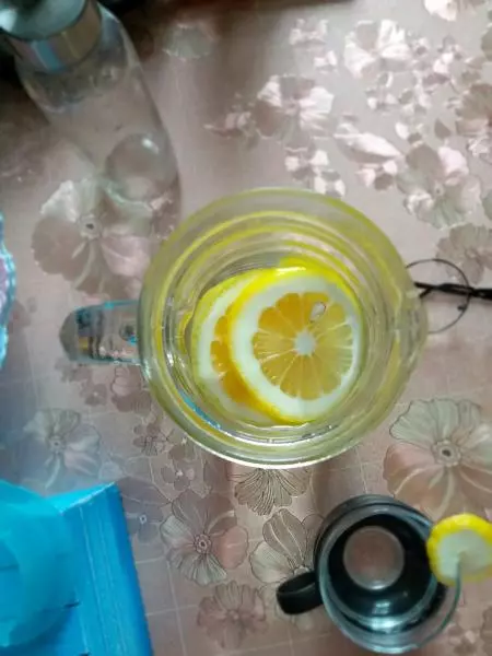 檸檬蜂蜜水
