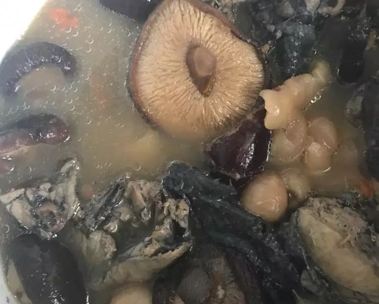 香菇烏雞湯