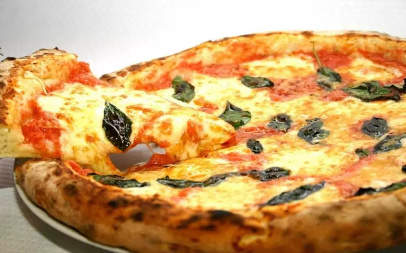 意式薩拉米腸披薩