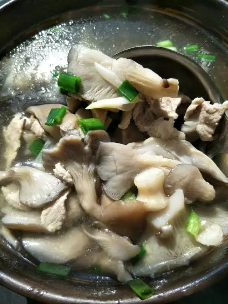 萍菇肉湯
