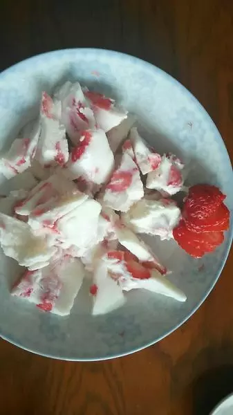 凍草莓酸奶