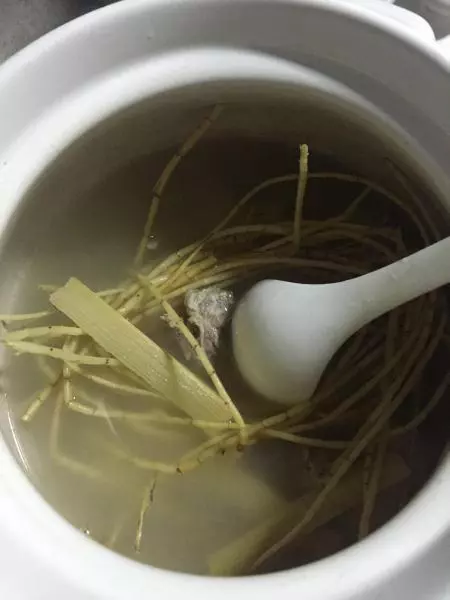 毛根馬蹄竹蔗湯