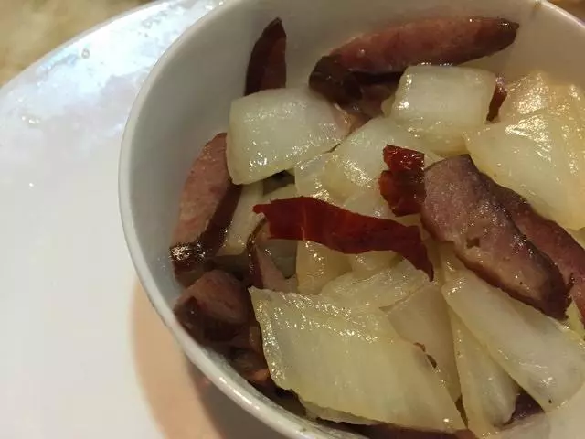 紅腸炒白菜梗