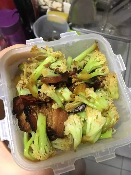 臘肉炒花菜