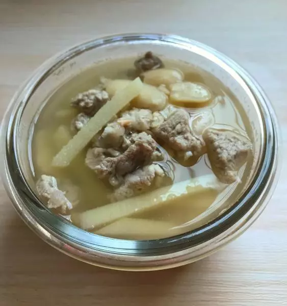 瘦肉酸筍芸豆湯
