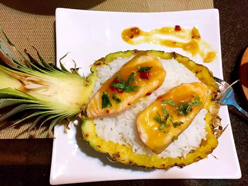 菠蘿三文魚飯