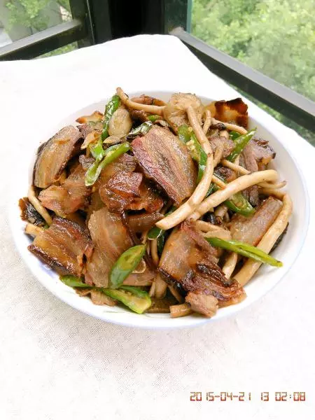 茶樹菇炒臘肉