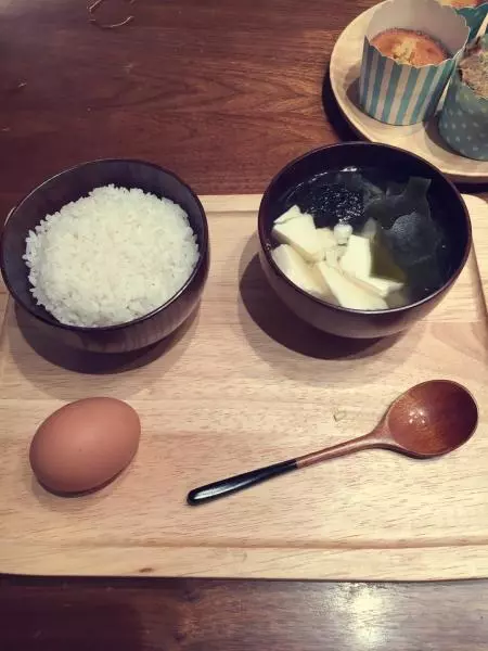 日式傳統早餐—味增湯拌飯