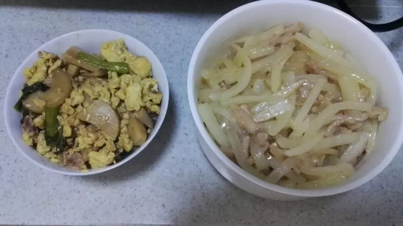 蘿蔔絲炒肉絲+杏鮑菇炒蛋