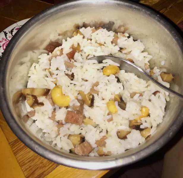 香菇臘腸燜飯（電飯鍋）