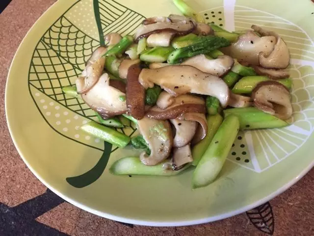 清炒香菇蘆筍