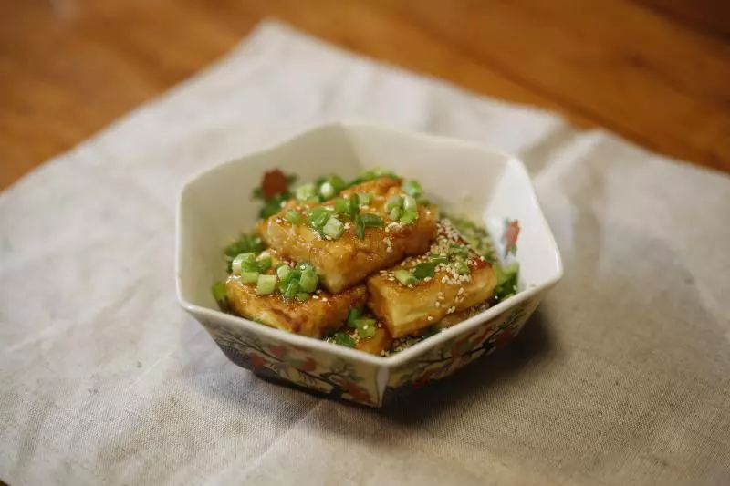 【立春】蔥油豆腐 | 食帖的節氣食桌