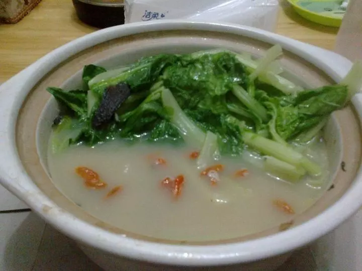 鯽魚小白菜湯