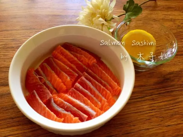 Salmon Sashimi 三文魚刺身