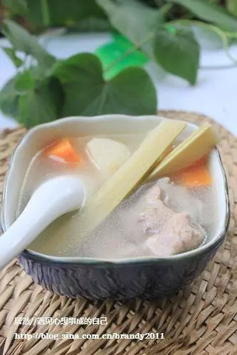 竹蔗馬蹄排骨湯