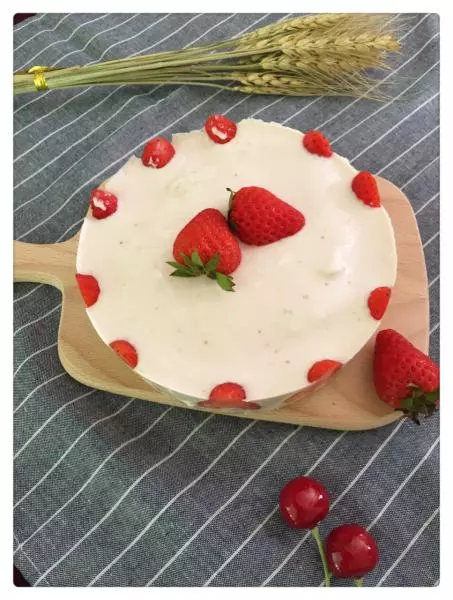 草莓芝士慕斯蛋糕
