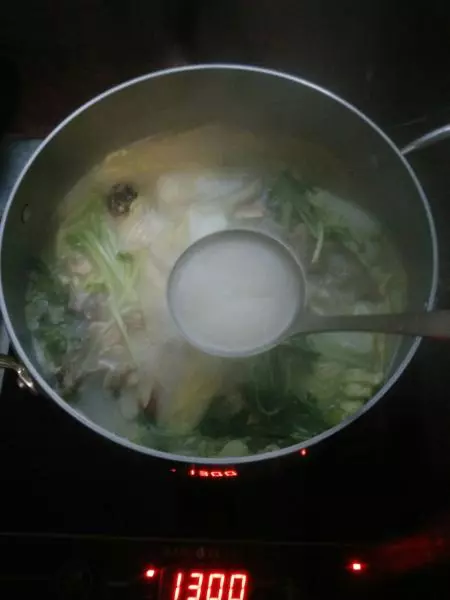 白菜魚頭湯