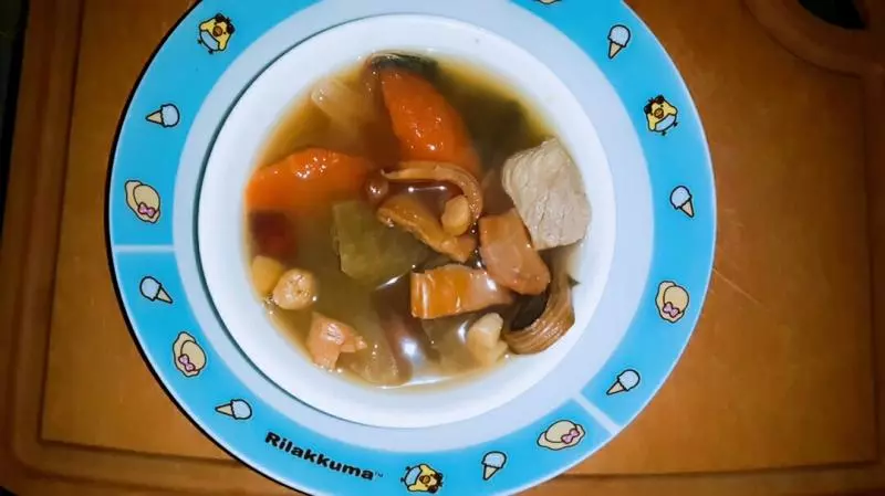 青紅蘿蔔菜乾湯