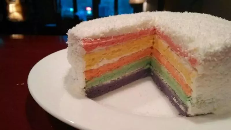 彩虹雪戚風蛋糕