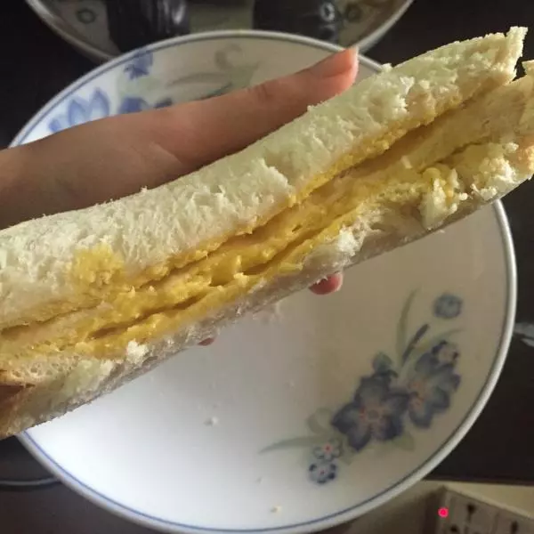 芝士雞蛋三明治（微波爐版）
