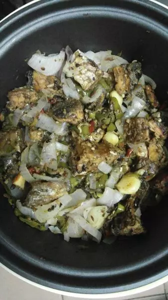 豆豉廣水臘魚電飯煲蒸飯