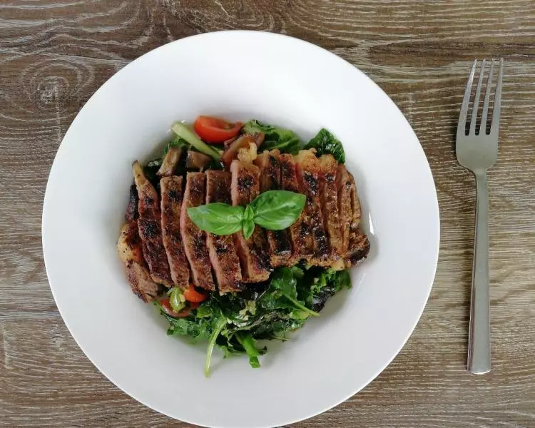 減肥美味-泰式牛肉沙拉Thai beef salad