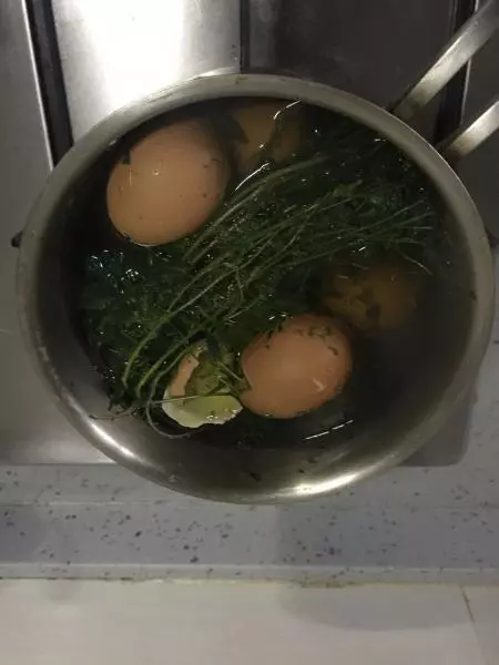 薺菜花煮雞蛋