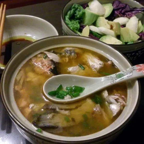 三文魚頭豆腐湯