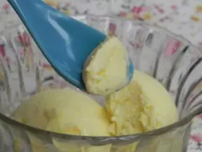 菠蘿椰香冰淇淋