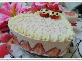 情人節--草莓慕斯蛋糕