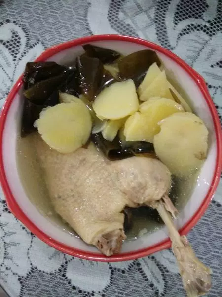 鴨腿土豆海帶湯（電壓力鍋燉煮）