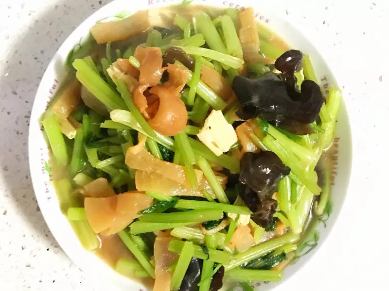 水發魷魚炒芹菜 by wqy