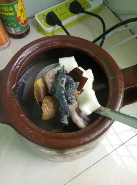 椰子栗子煲雞