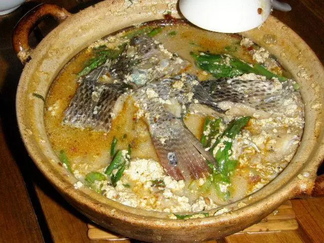 臭豆腐煮魚