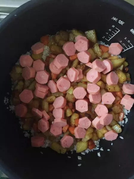 土豆香腸燜飯